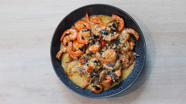Dining prawn